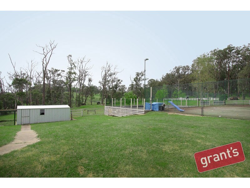 35 Bayard Drive, Pakenham Upper VIC 3810