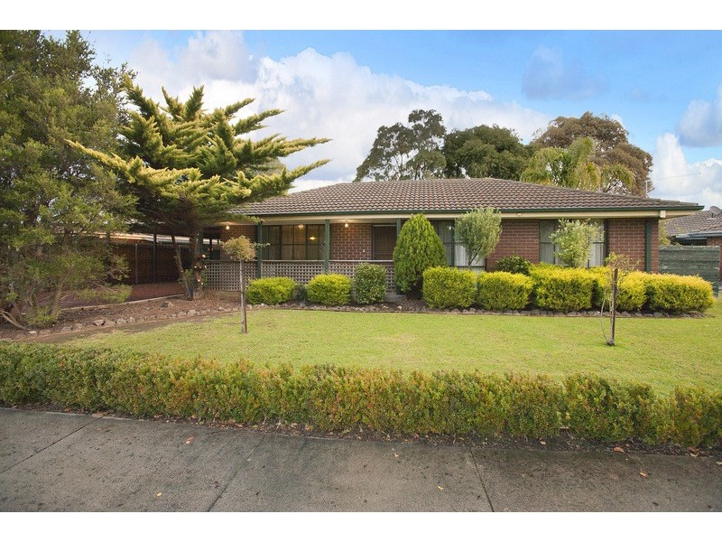 12 Templeton Crescent, Pakenham VIC 3810