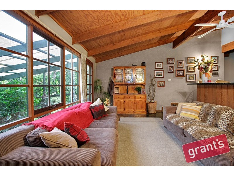 10 Murrawong Road, Maryknoll VIC 3812