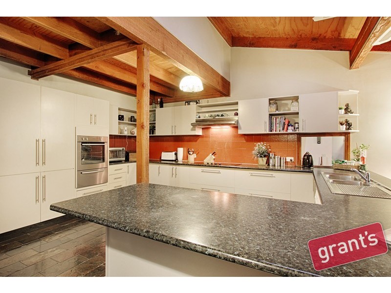 10 Murrawong Road, Maryknoll VIC 3812