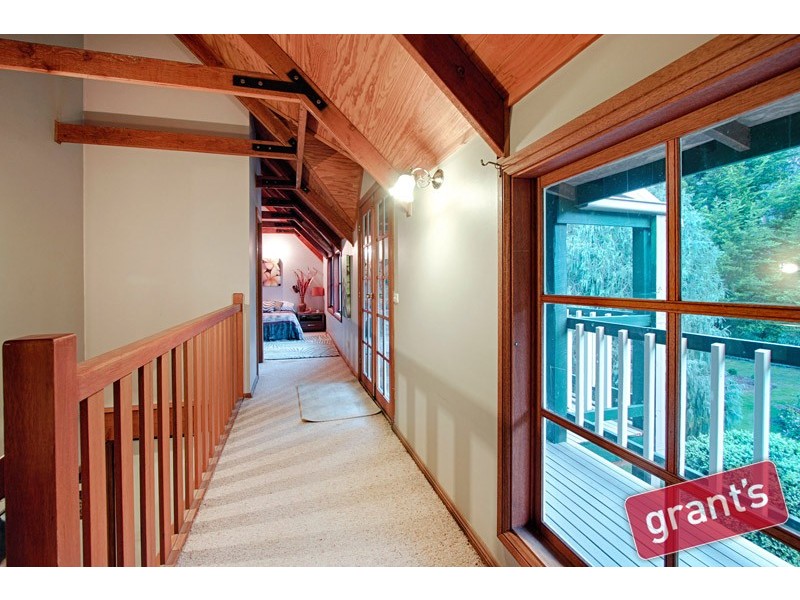 10 Murrawong Road, Maryknoll VIC 3812