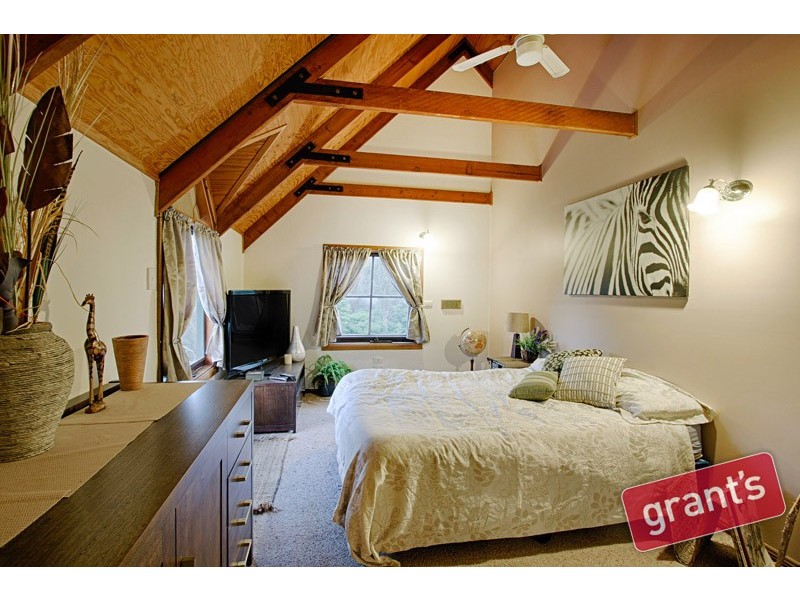 10 Murrawong Road, Maryknoll VIC 3812