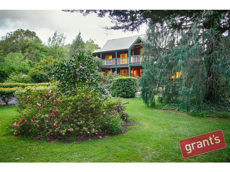 10 Murrawong Road, Maryknoll VIC 3812