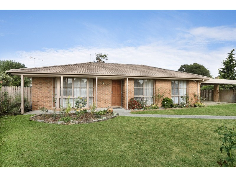 5 Amanda Court, Pakenham VIC 3810