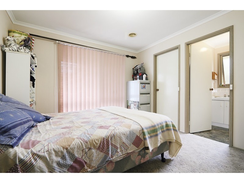 25 Montclaire Court, Pakenham VIC 3810