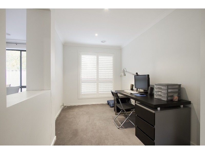 4 Algerd Way, Pakenham VIC 3810