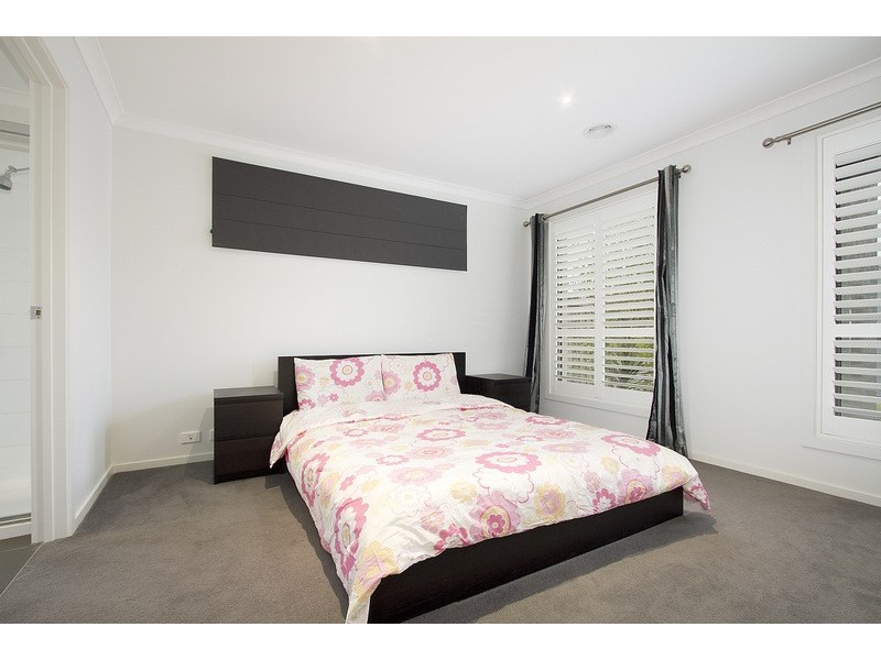 4 Algerd Way, Pakenham VIC 3810