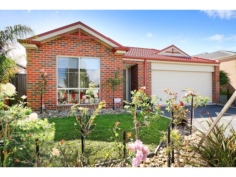 73 Leigh Drive, Pakenham VIC 3810