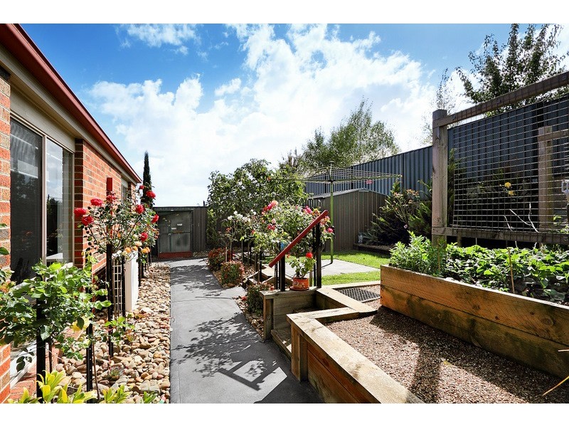 73 Leigh Drive, Pakenham VIC 3810