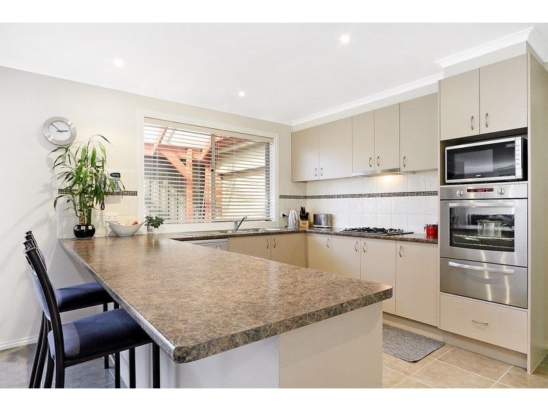 73 Leigh Drive, Pakenham VIC 3810