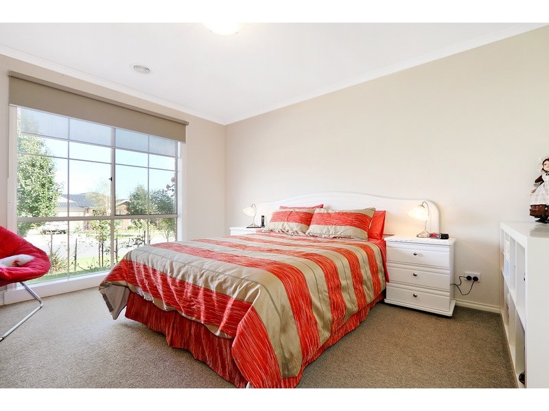 73 Leigh Drive, Pakenham VIC 3810