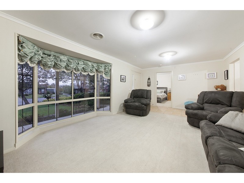 45 Leigh Drive, Pakenham VIC 3810