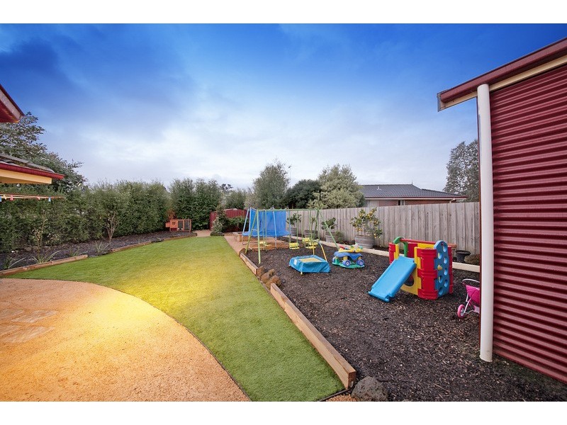 45 Leigh Drive, Pakenham VIC 3810