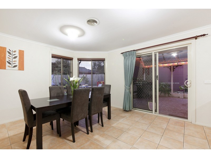 45 Leigh Drive, Pakenham VIC 3810