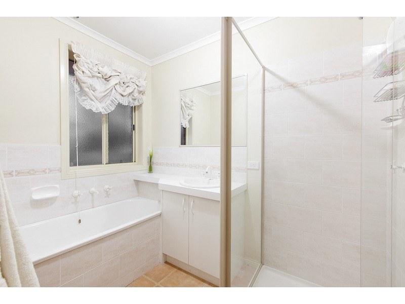 45 Leigh Drive, Pakenham VIC 3810