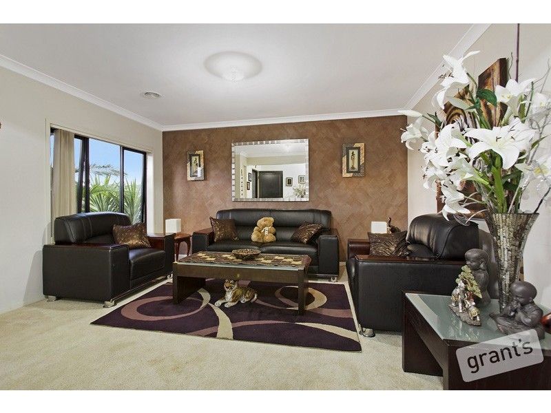 10 Amberley Drive, Pakenham VIC 3810