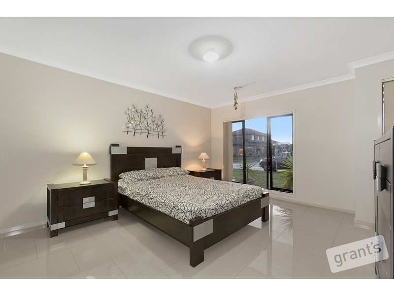 10 Amberley Drive, Pakenham VIC 3810