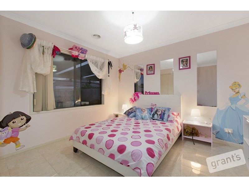 10 Amberley Drive, Pakenham VIC 3810