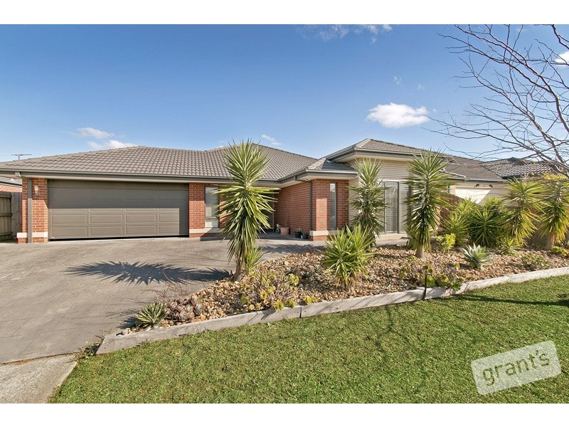 24 Red Gum Circuit, Pakenham VIC 3810