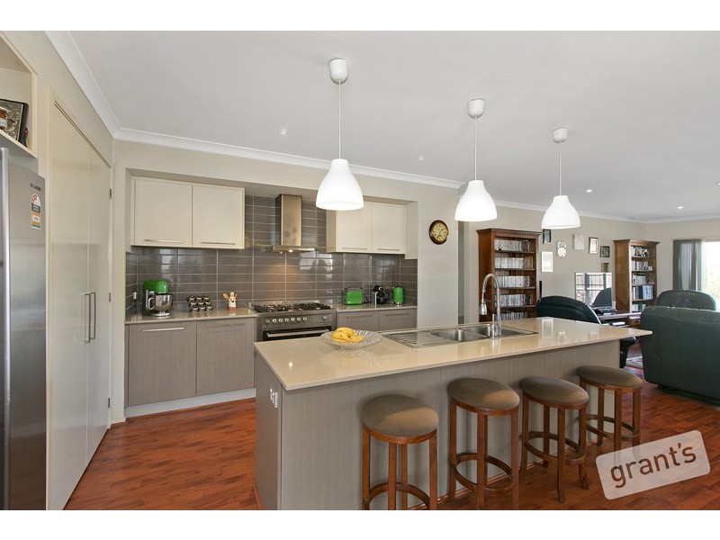 24 Red Gum Circuit, Pakenham VIC 3810