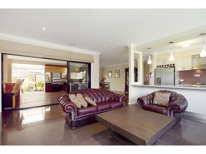 18 Delphinium Road, Pakenham VIC 3810