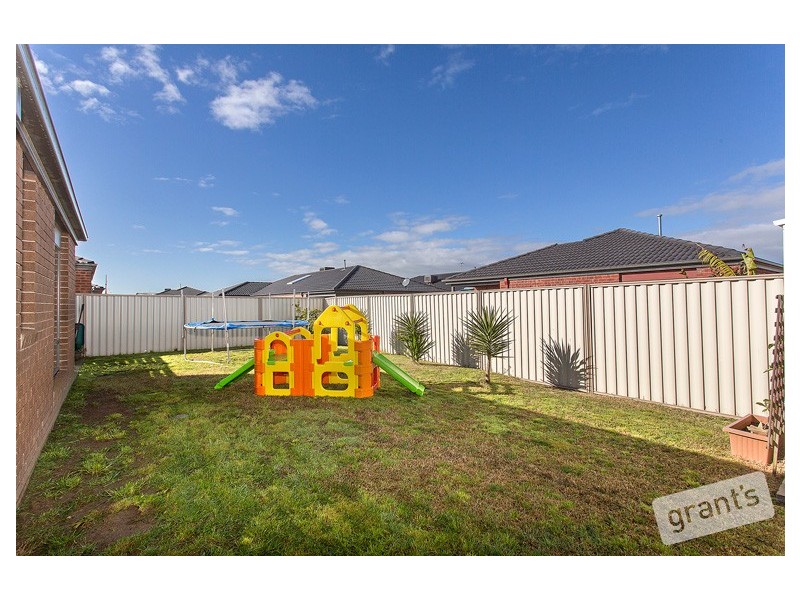 35 Victory Drive, Pakenham VIC 3810