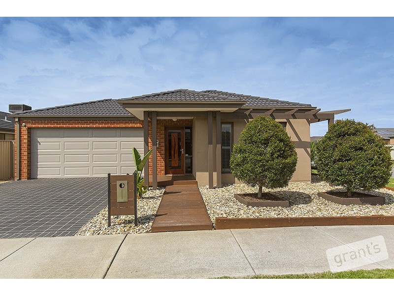 13 Victory Drive, Pakenham VIC 3810