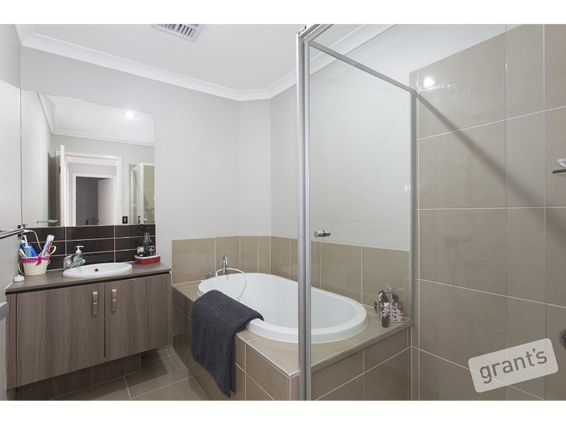 13 Victory Drive, Pakenham VIC 3810