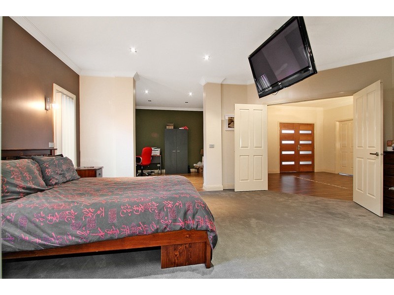 35 Red Gum Circuit, Pakenham VIC 3810