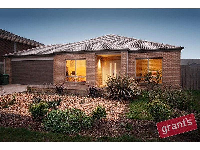 49 Red Gum Circuit, Pakenham VIC 3810
