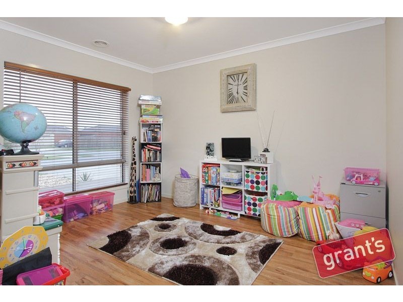 49 Red Gum Circuit, Pakenham VIC 3810