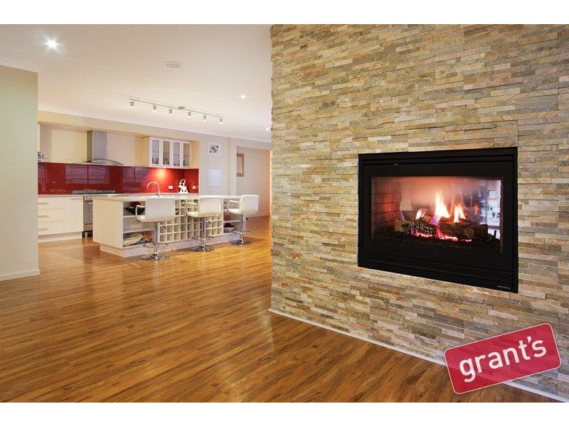 49 Red Gum Circuit, Pakenham VIC 3810