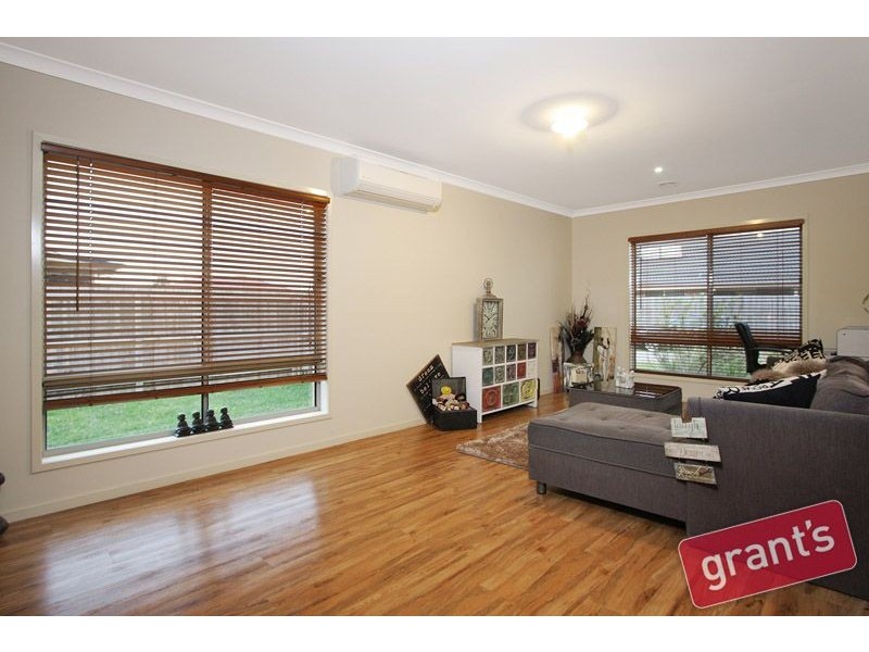 49 Red Gum Circuit, Pakenham VIC 3810