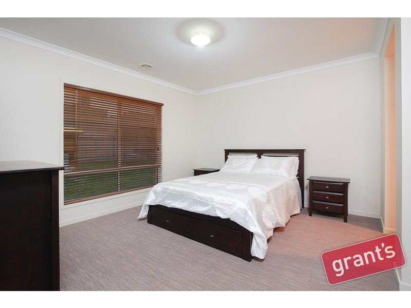 49 Red Gum Circuit, Pakenham VIC 3810