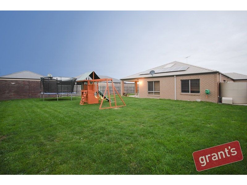 49 Red Gum Circuit, Pakenham VIC 3810