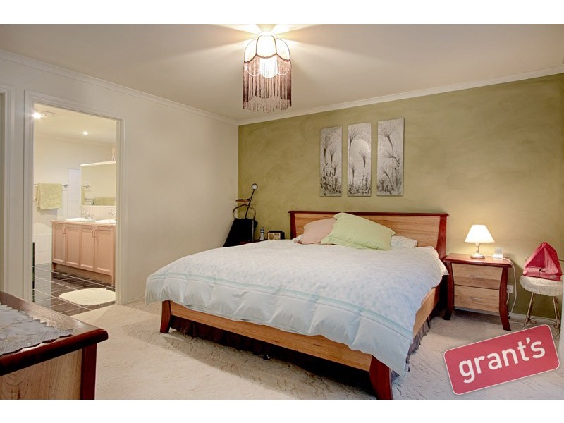 6 Toorang Court, Pakenham VIC 3810
