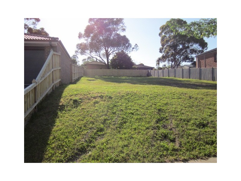 27 Tipperary Circuit, Pakenham VIC 3810