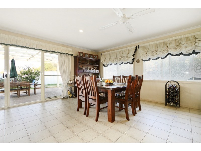 18 Main Street, Nar Nar Goon VIC 3812