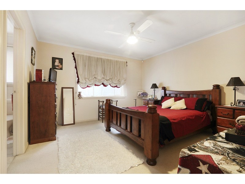 18 Main Street, Nar Nar Goon VIC 3812