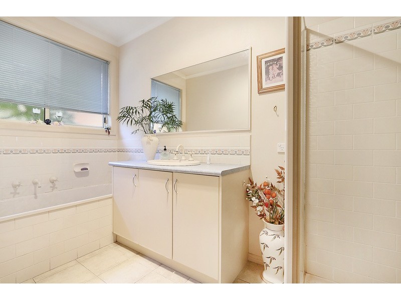 18 Main Street, Nar Nar Goon VIC 3812