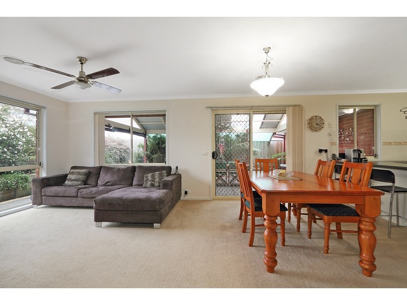 6 Ayesha Rise, Pakenham VIC 3810