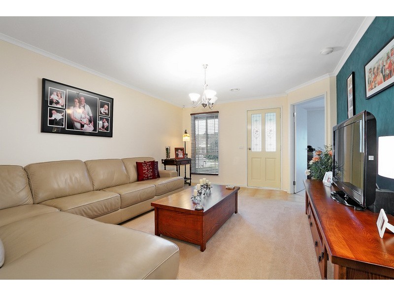 6 Ayesha Rise, Pakenham VIC 3810