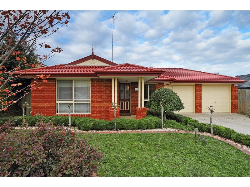 6 Ayesha Rise, Pakenham VIC 3810