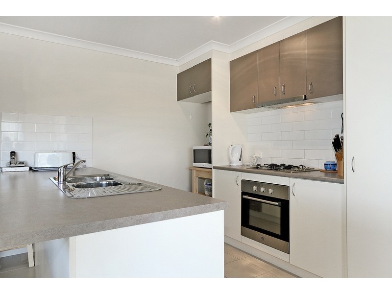 14/6-16 Diston Court, Pakenham VIC 3810