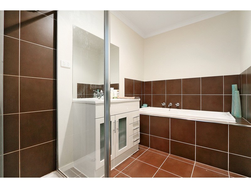 14/6-16 Diston Court, Pakenham VIC 3810