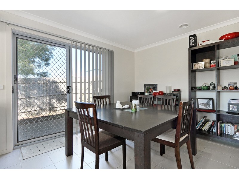 14/6-16 Diston Court, Pakenham VIC 3810