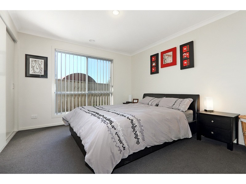 14/6-16 Diston Court, Pakenham VIC 3810