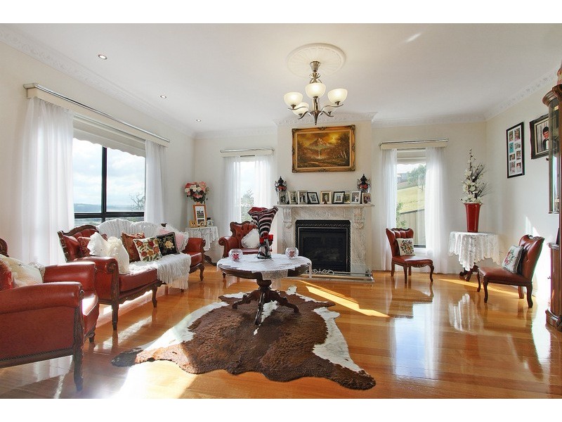 24 Highland Drive, Pakenham VIC 3810