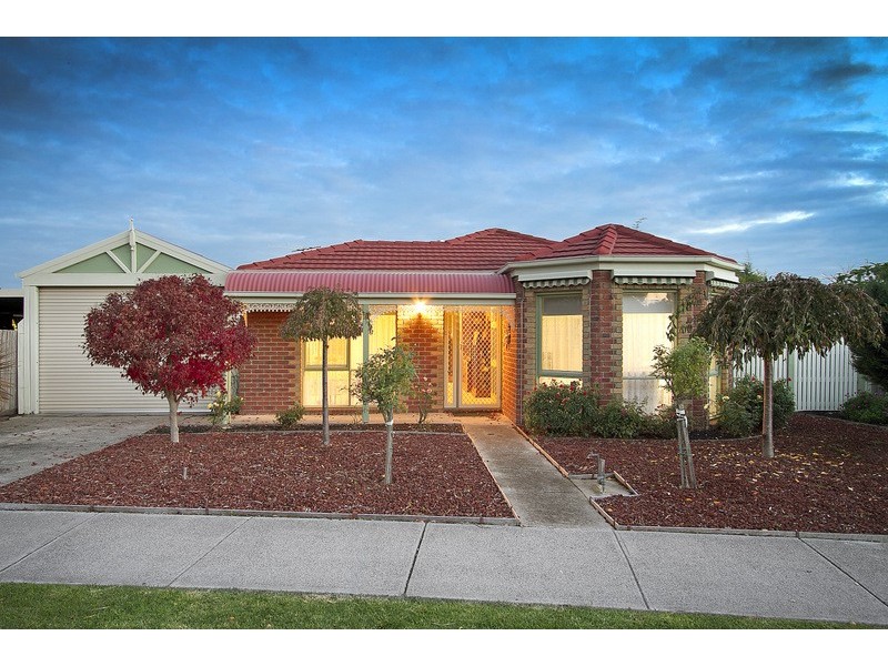 21 Balmoral Way, Pakenham VIC 3810