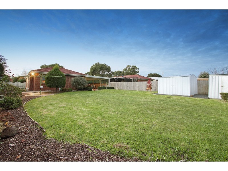 21 Balmoral Way, Pakenham VIC 3810